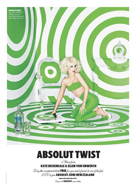 ABSOLUT Twist a vision from Kate Beckinsale and Ellen Von Unwerth